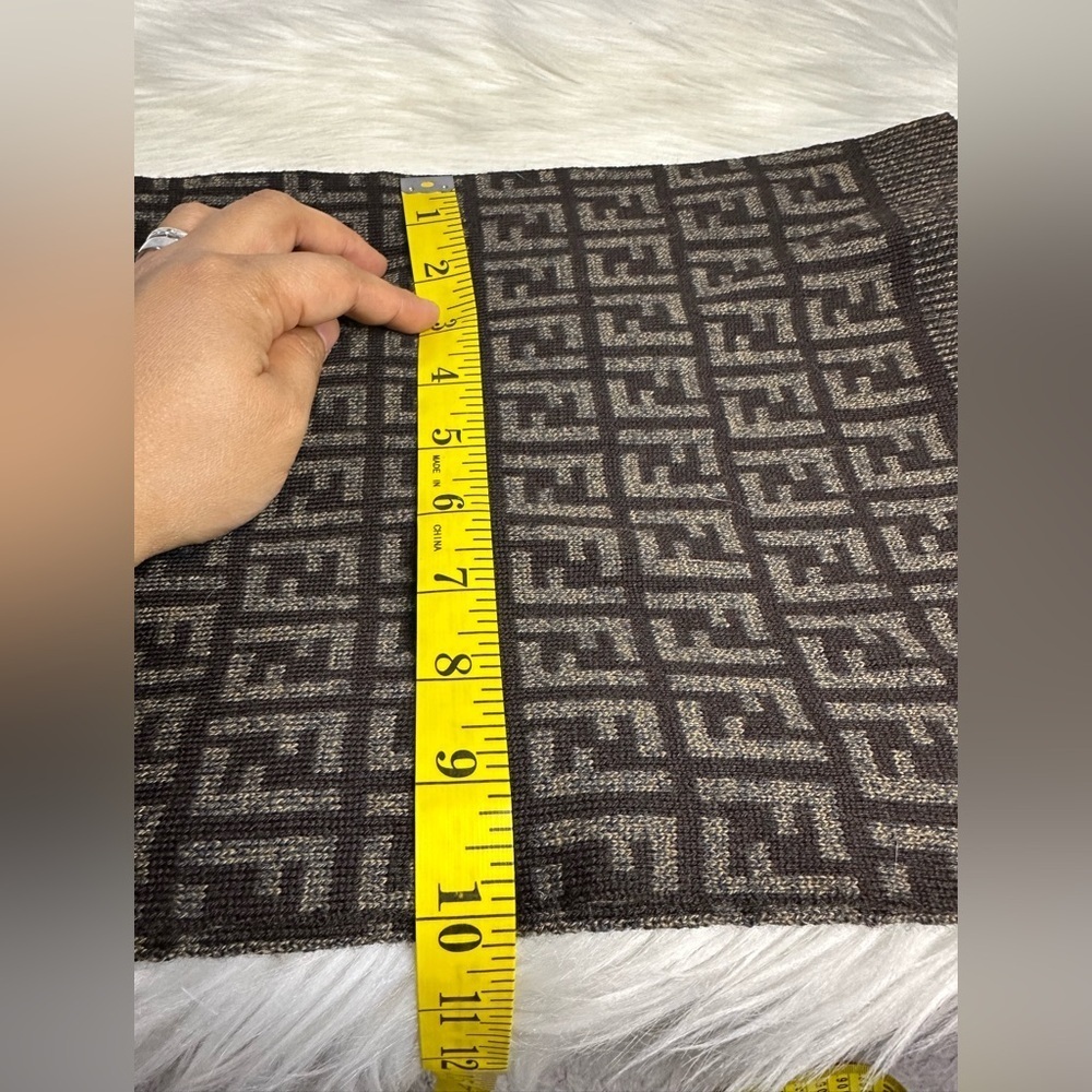 FENDI classic scarf in brown - Picture 13 of 14
